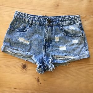 Forever 21 ripped jean shorts size XS